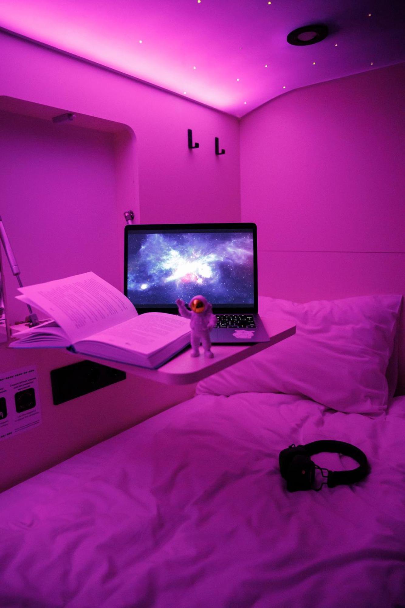 Capsule Hotel Constellation 91 Лвив Екстериор снимка